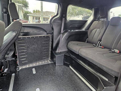 2024 Chrysler Pacifica Touring