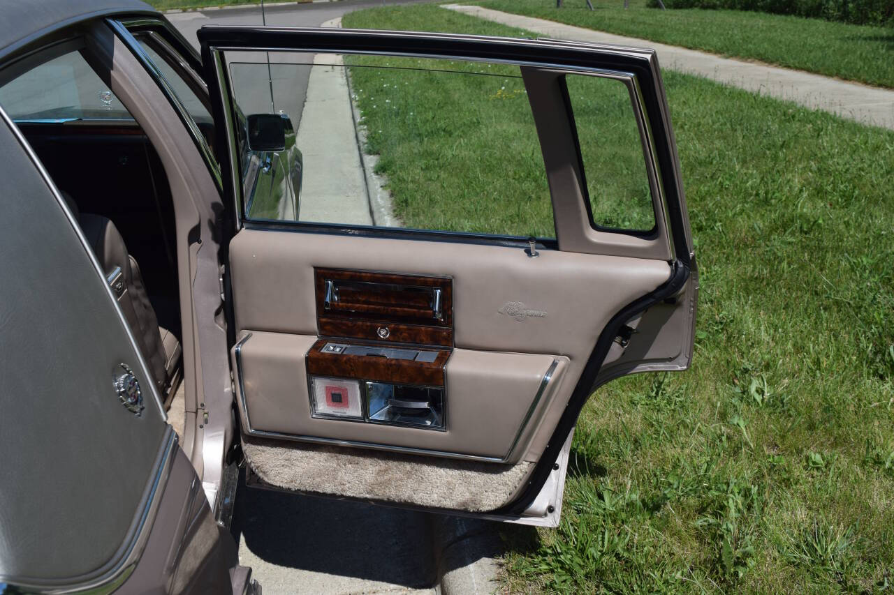 1991 Cadillac Brougham 148