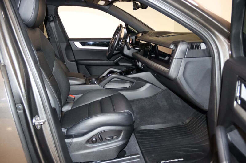 2024 Porsche Cayenne
