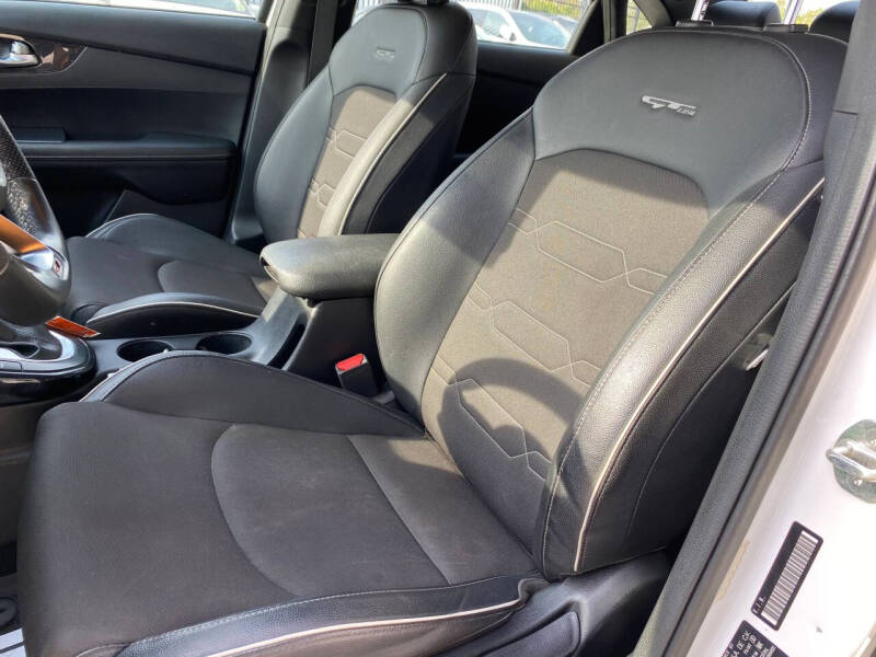 2020 Kia Forte GT Line