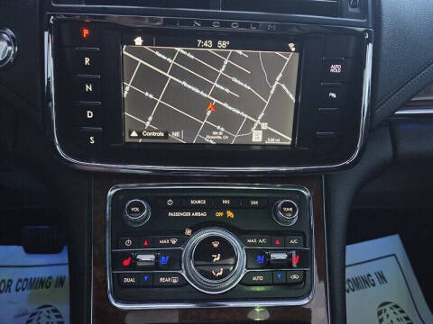 2019 Lincoln Continental Select