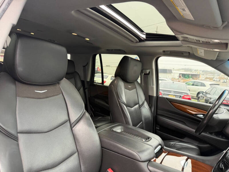 2019 Cadillac Escalade Luxury
