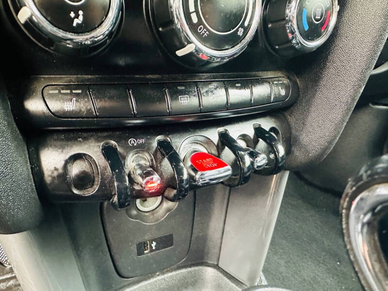 2019 MINI Convertible Base photo 26