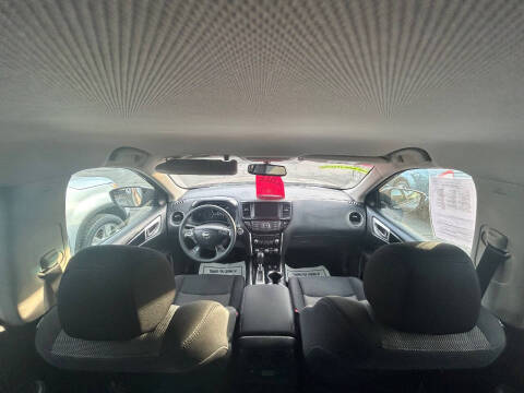 2017 Nissan Pathfinder SV