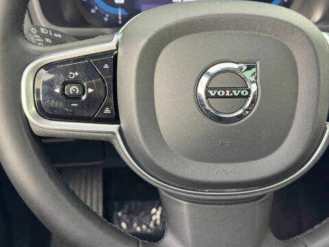 2023 Volvo XC90 Recharge T8 Ultimate Dark Theme