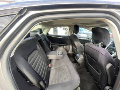 2014 Ford Fusion SE