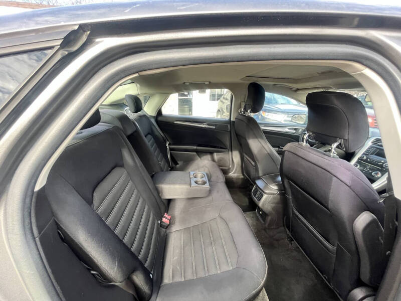 2014 Ford Fusion SE