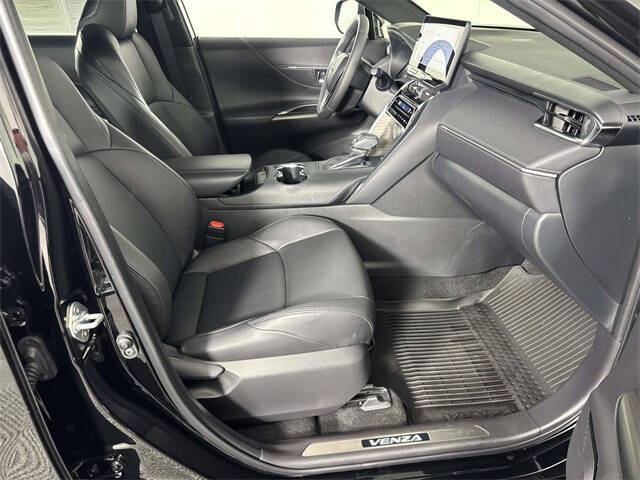 2024 Toyota Venza XLE