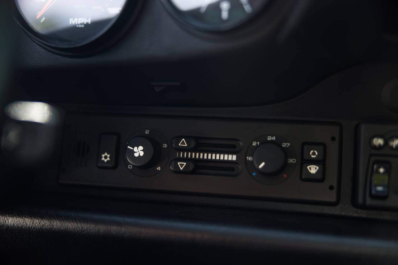 1994 Porsche 911 33