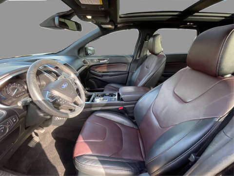 2020 Ford Edge Titanium