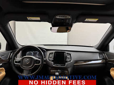 2017 Volvo XC90 T6 Momentum