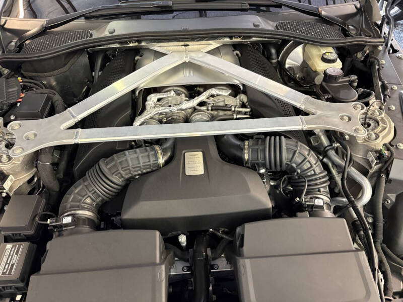 2022 Aston Martin Vantage