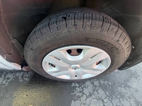 2011 Nissan Versa 1.8 S