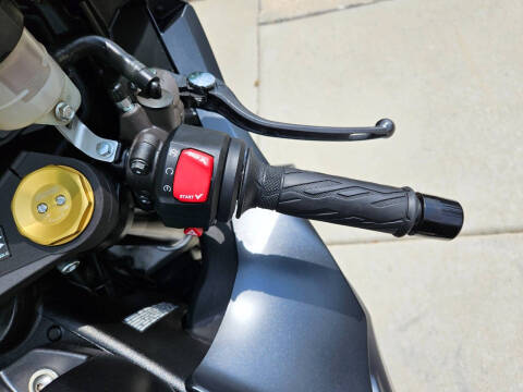 2017 Suzuki GSX-R1000