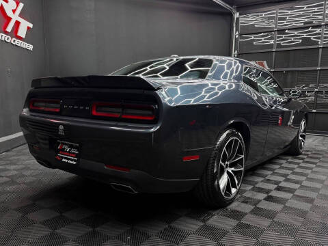 2018 Dodge Challenger SXT