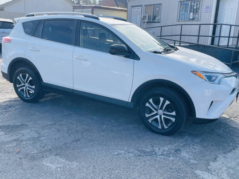 2018 Toyota RAV4 LE