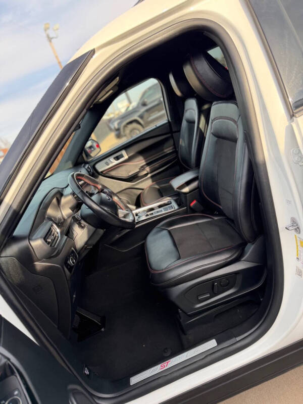 2023 Ford Explorer ST-Line