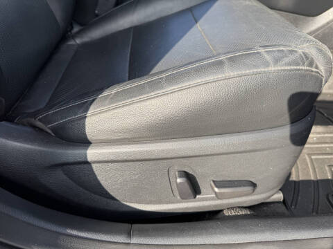 2017 Kia Cadenza Premium