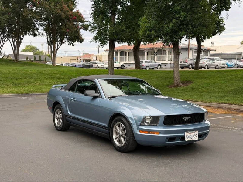 2005 Ford Mustang V6 Premium