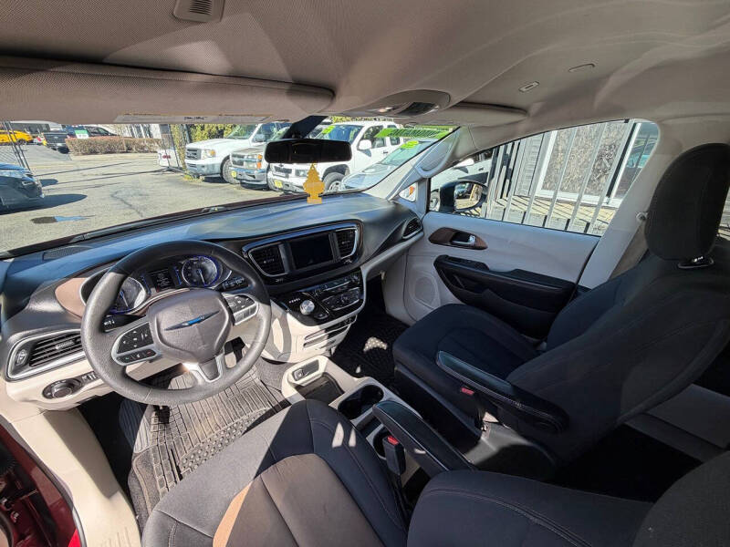 2018 Chrysler Pacifica LX