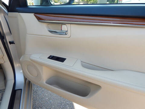 2013 Lexus ES 300h