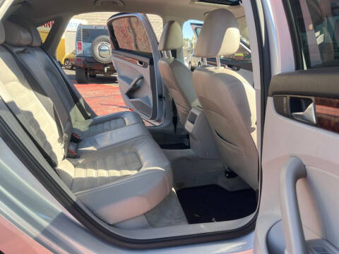 2012 Volkswagen Passat TDI SEL Premium