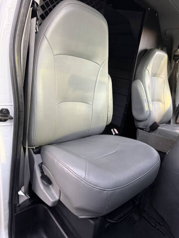 2005 Ford E-Series E-250