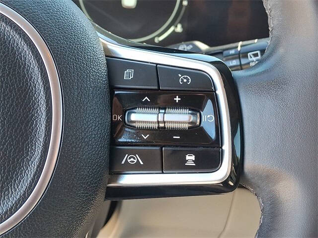 2024 Kia Carnival SX