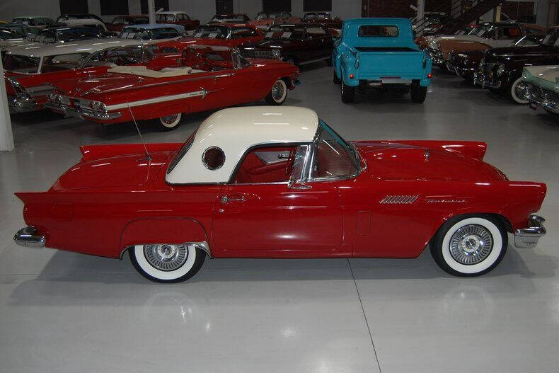 1957 Ford Thunderbird