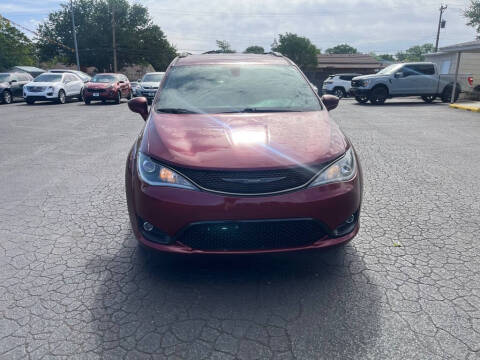 2020 Chrysler Pacifica Touring L