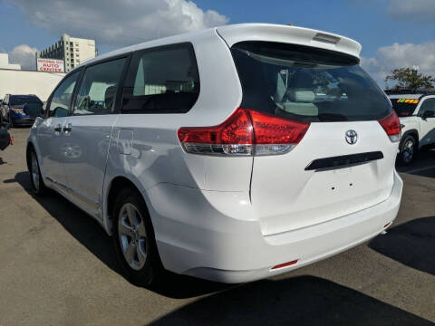 2014 Toyota Sienna L 7-Passenger