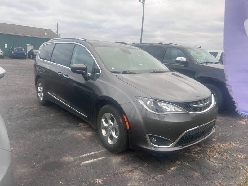 2017 Chrysler Pacifica for sale at Pine Auto Sales in Paw Paw MI