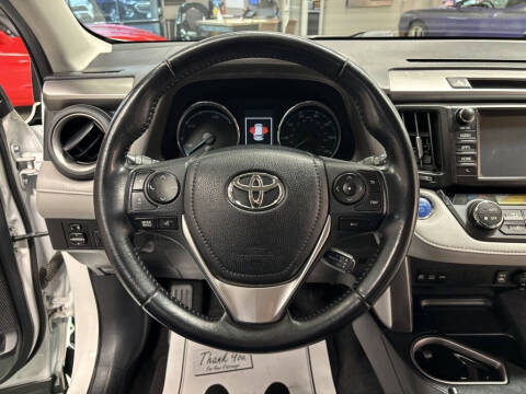 2017 Toyota RAV4 Hybrid XLE