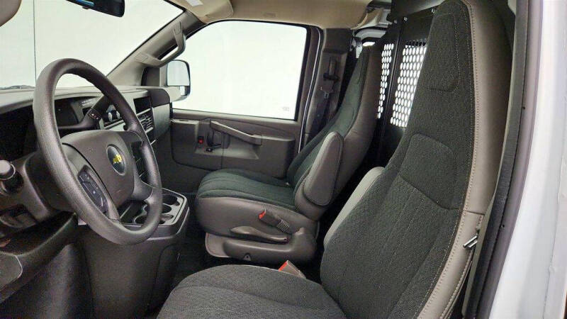 2025 Chevrolet Express 2500