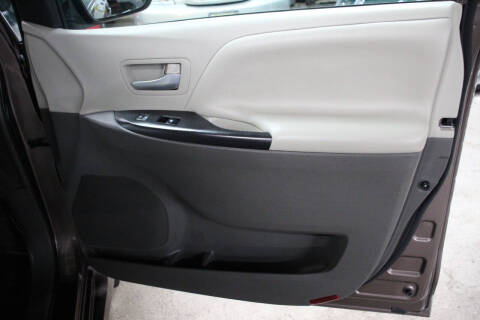 2018 Toyota Sienna LE 7-Passenger