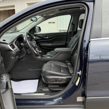 2017 GMC Acadia SLT-1