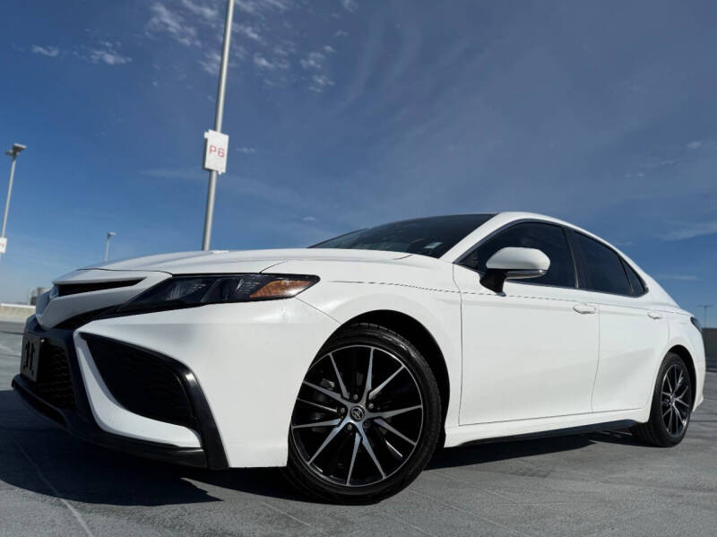 2023 Toyota Camry SE photo 4