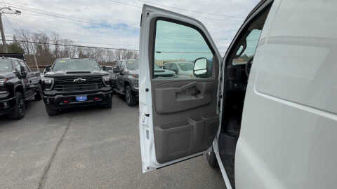 2025 Chevrolet Express 2500