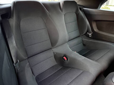 2015 Ford Mustang V6