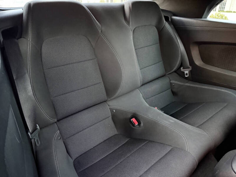 2015 Ford Mustang V6