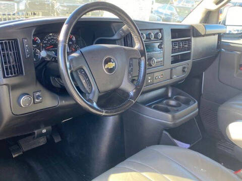 2022 Chevrolet Express 2500