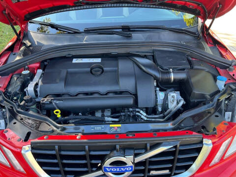 2011 Volvo XC60 T6 R-Design