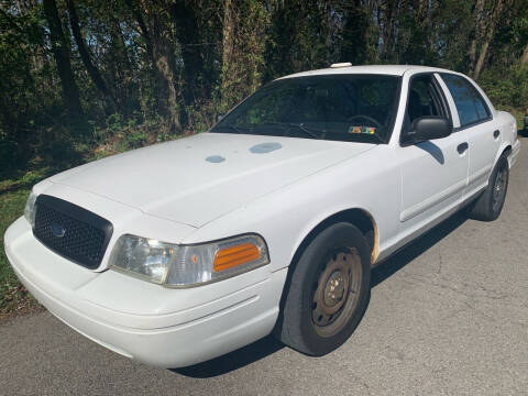 2006 Ford Crown Victoria for sale at Trocci's Auto Sales in West Pittsburg PA