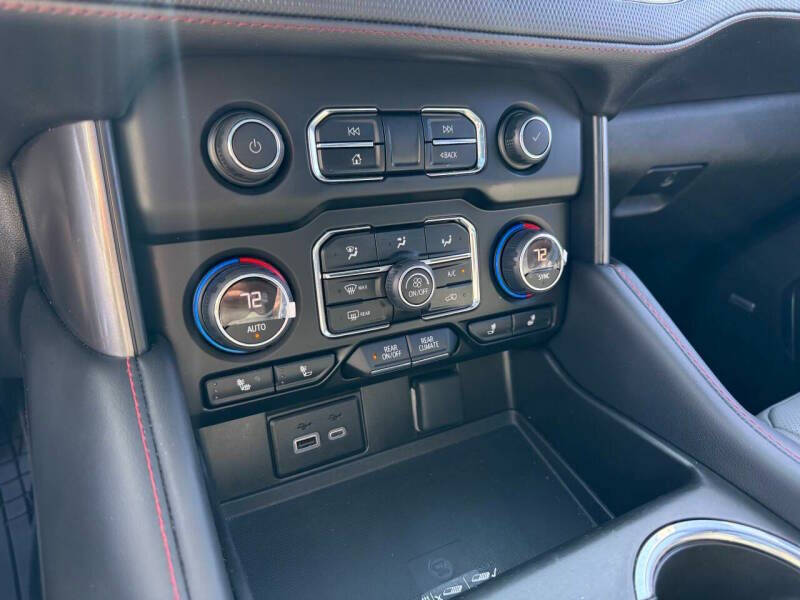 2022 Chevrolet Suburban RST