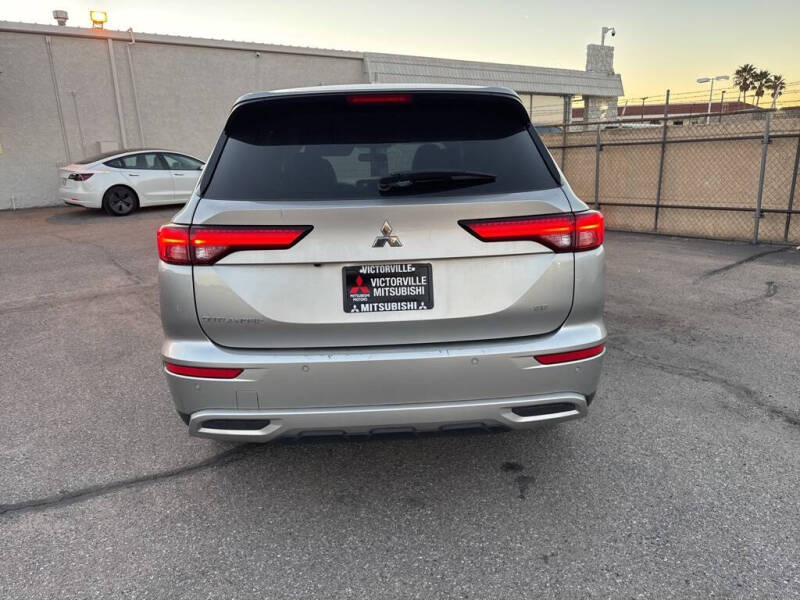 2024 Mitsubishi Outlander SE