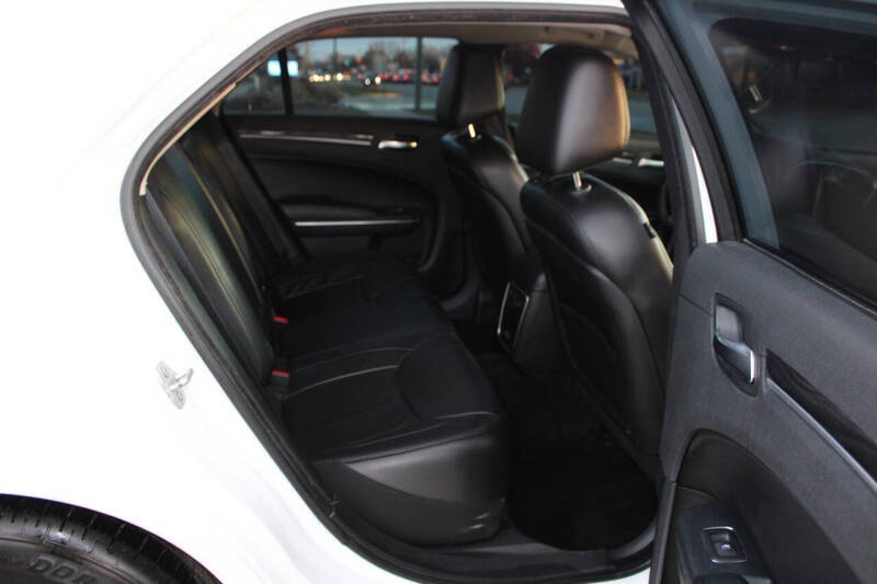 2017 Chrysler 300 Limited