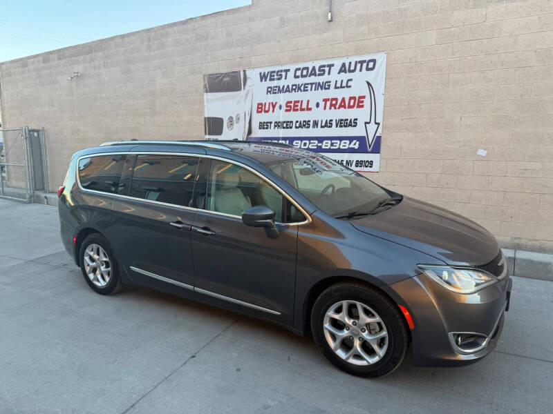 2017 Chrysler Pacifica Touring-L Plus