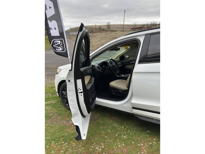 2022 Ford Edge SE