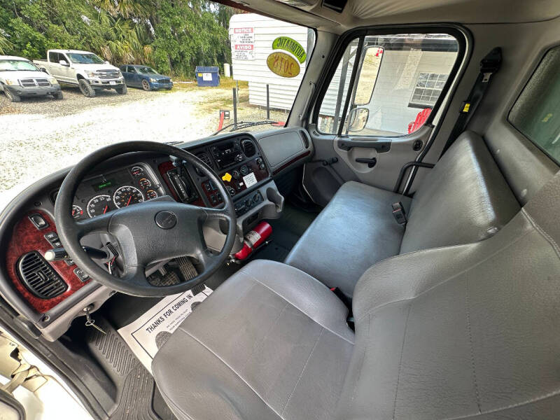 2018 Freightliner M2 106