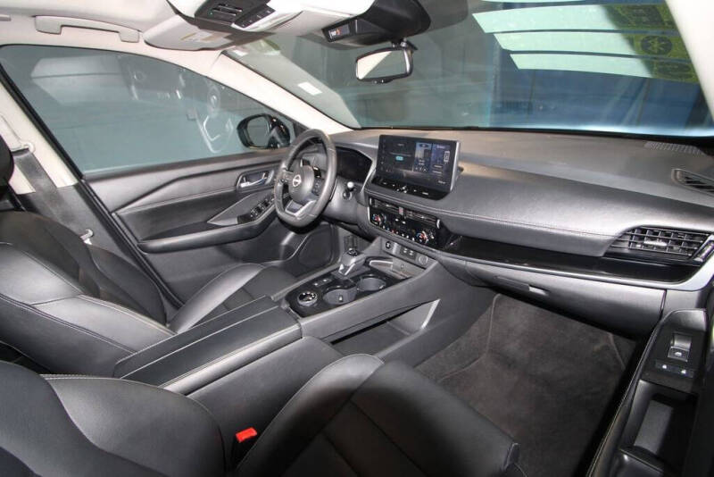 2024 Nissan Rogue SL